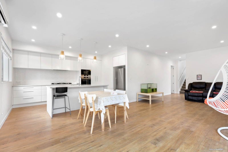 14A Drome View Place, Beach Haven, Auckland - Carousel 2