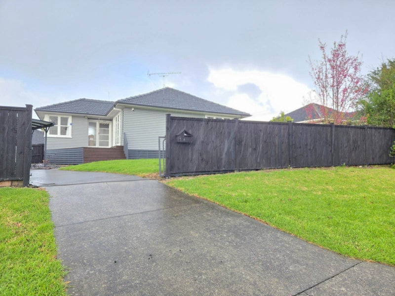 1A Tasman Drive, Opaheke, Papakura - Carousel 1