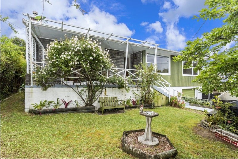 12 Outlook Road, Greenhithe, Auckland - Carousel 1