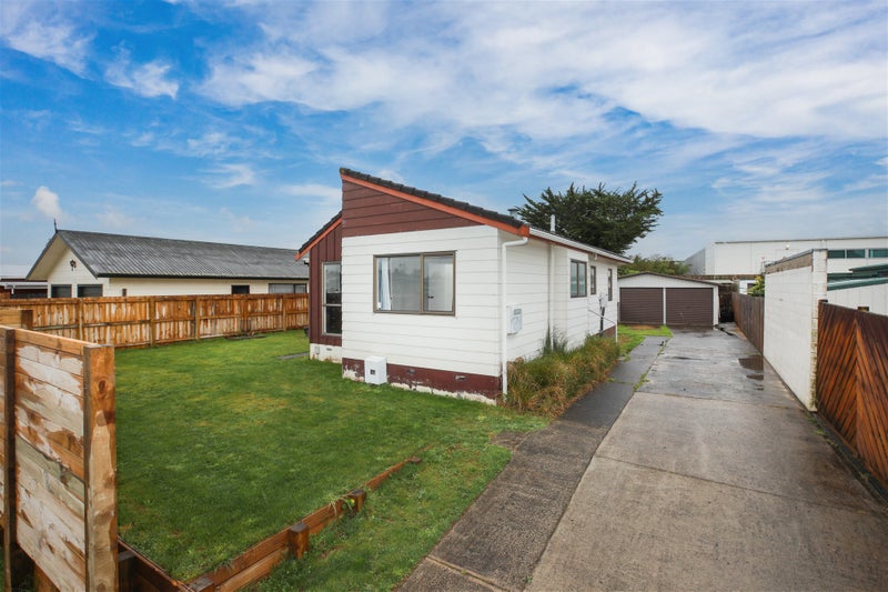 24 Jasmine Avenue, Dinsdale, Hamilton - Carousel 1