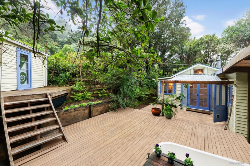 91 Warner Park Avenue, Laingholm, Auckland - Carousel 1