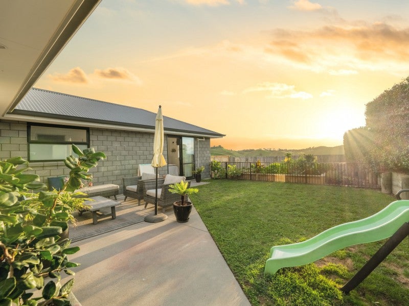 205 Ballintoy Park Drive, Welcome Bay, Tauranga - Carousel 1