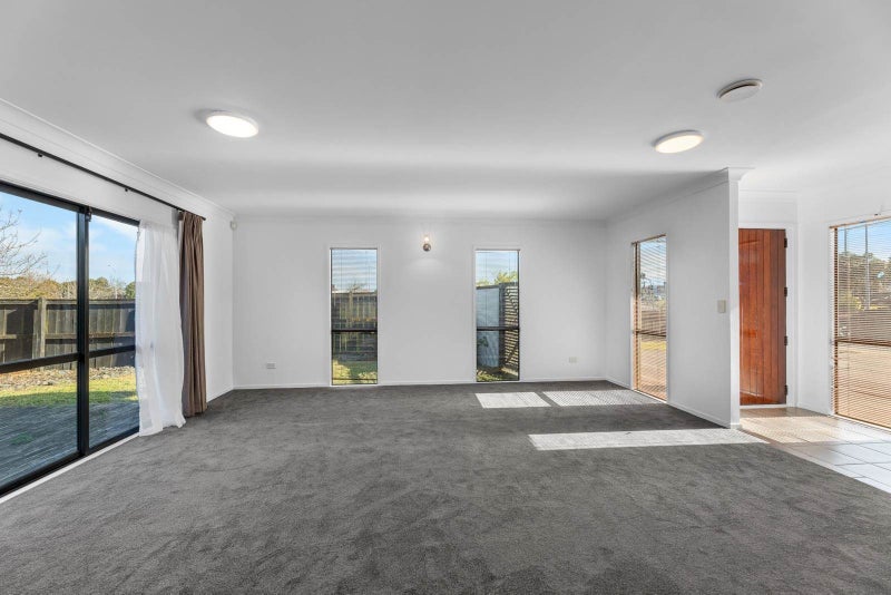 9 Dannemora Drive, Dannemora, Auckland - Carousel 2