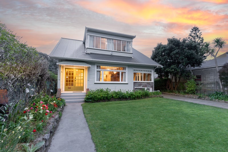 4 Head Street, Sumner, Christchurch - Carousel 1