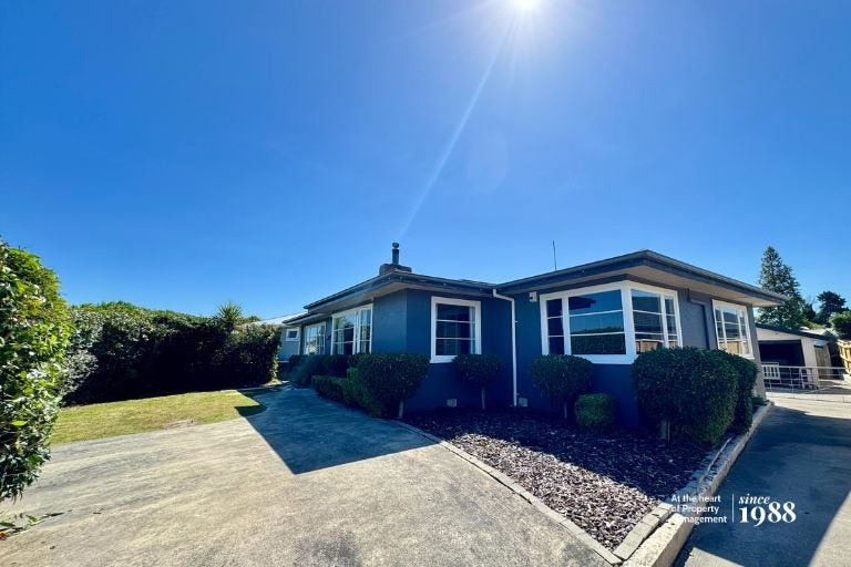 11 St Albans Avenue, Hokowhitu, Palmerston North - Carousel 1