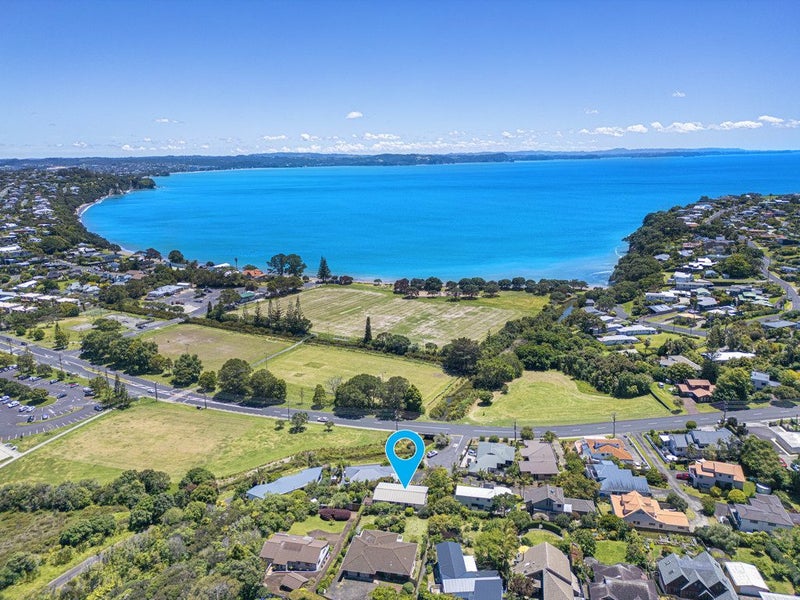 10 Glanville Close, Stanmore Bay, Whangaparaoa - Carousel 2