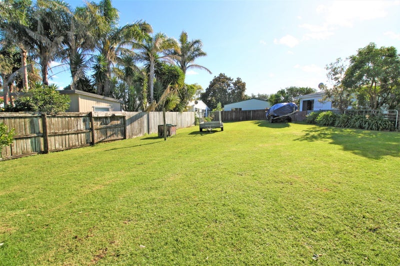 5B Moray Place, Whiritoa, Waihi - Carousel 1