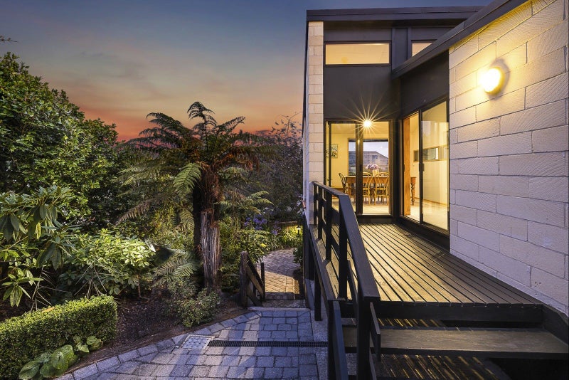 12A Lynwood Avenue, Maori Hill, Dunedin - Carousel 2