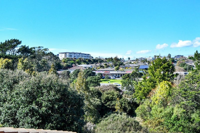 12 Rising Parade, Fairview Heights, Auckland - Carousel 26