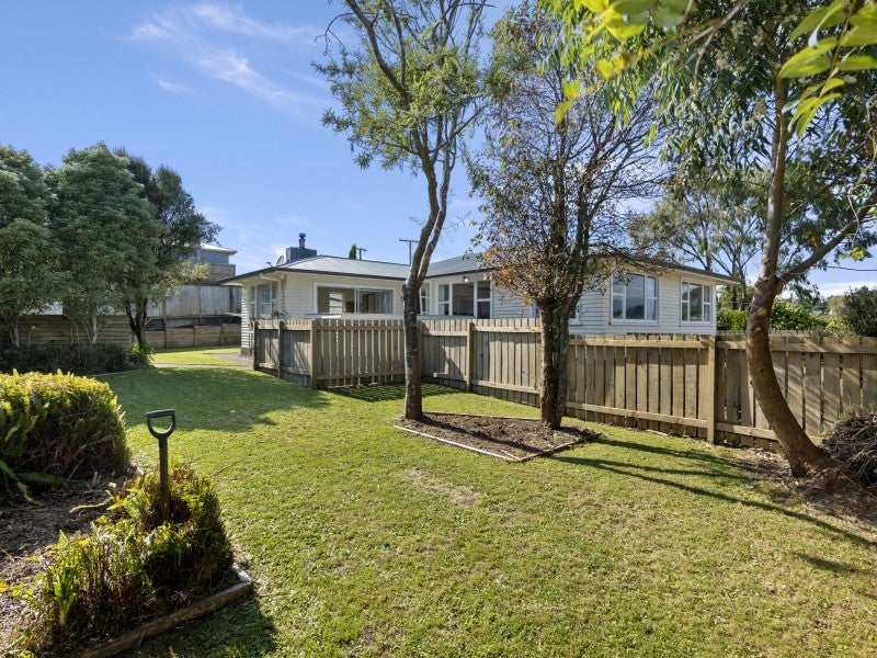 5 Pembroke Street, Westown, New Plymouth - Carousel 1