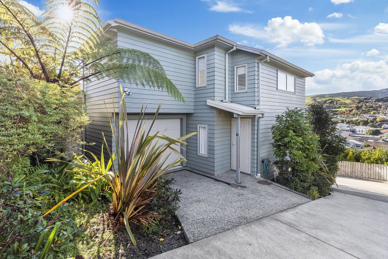 21 Mascot Street, Tawa, Wellington - Carousel 1