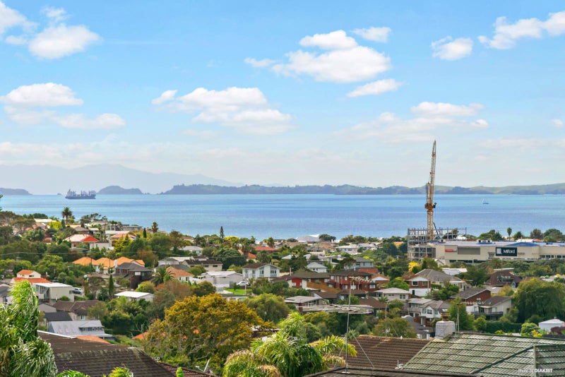 75A Forrest Hill Road, Milford, Auckland - Carousel 2