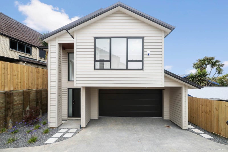 8B Renfrew Avenue, Sandringham, Auckland - Carousel 1