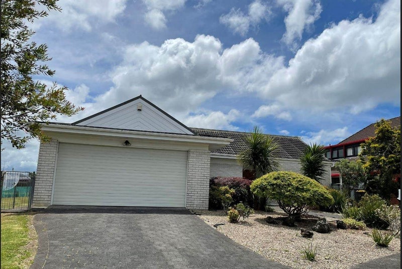 4 Wilmington Place, Forrest Hill, Auckland - Carousel 2