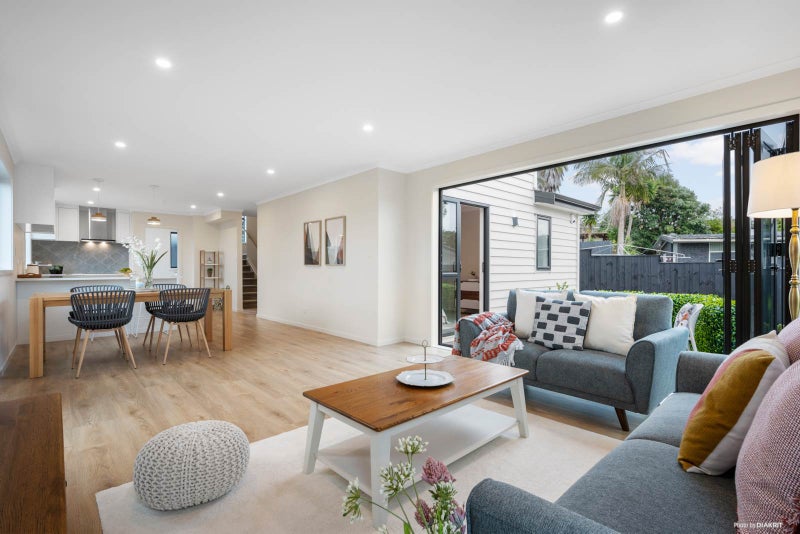 11A Borrowdace Avenue, Botany Downs, Auckland - Carousel 2