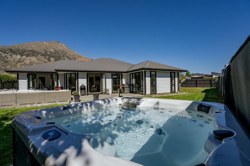 32 Hope Avenue, Lake Hayes, Queenstown - Carousel 1