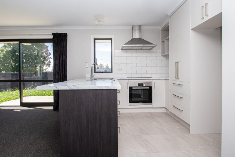 2/354 Peachgrove Road, Fairfield, Hamilton - Carousel 1