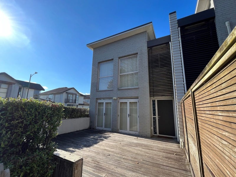 38 Zabeel Crescent, Takanini, Auckland - Carousel 1