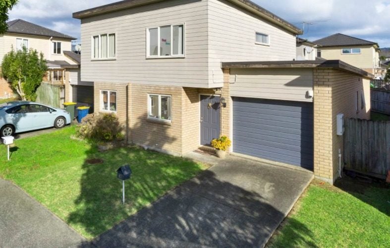 14 Brashier Circle, Sunnyvale, Auckland - Carousel 1
