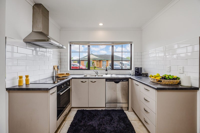 329 Mahia Road, Weymouth, Auckland - Carousel 2