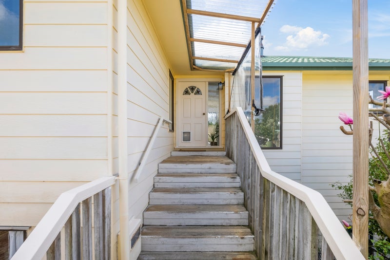 17 Jeep Road, Raumati South, Paraparaumu - Carousel 2