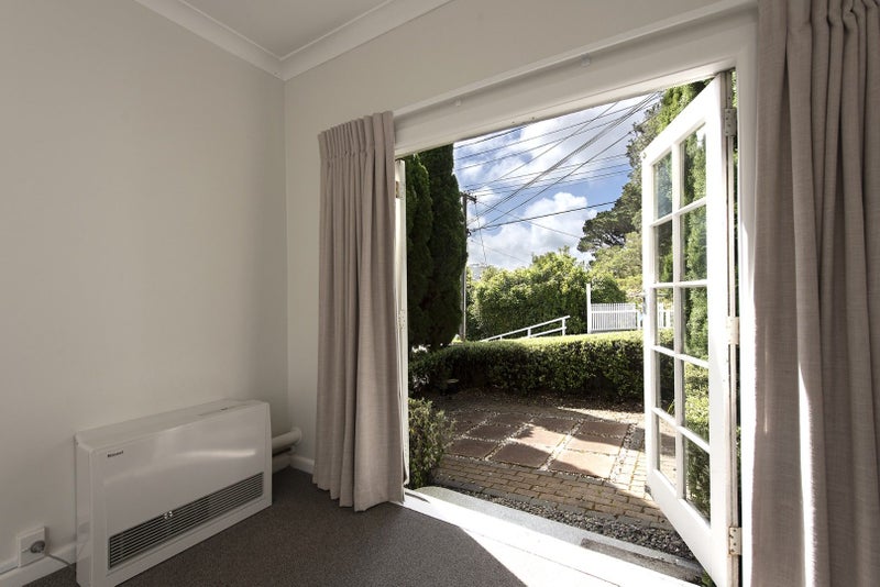 1/18 Ponsonby Road, Karori, Wellington - Carousel 2