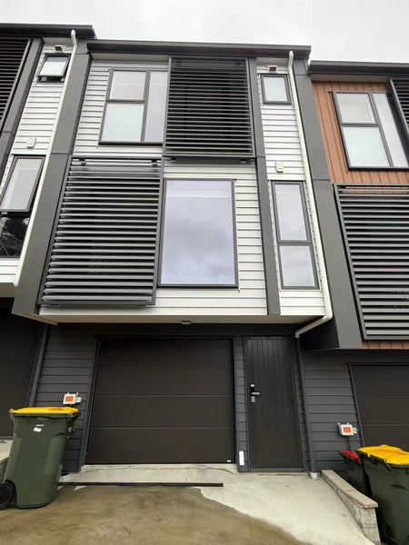 4/15B Wolseley Street, Morningside, Auckland - Carousel 1