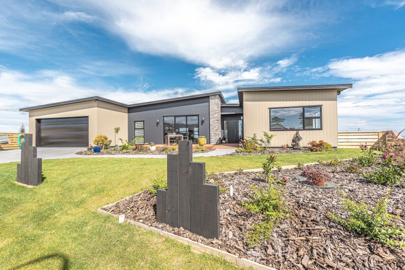 37 Tirimoana Place, Otamatea, Whanganui - Carousel 2