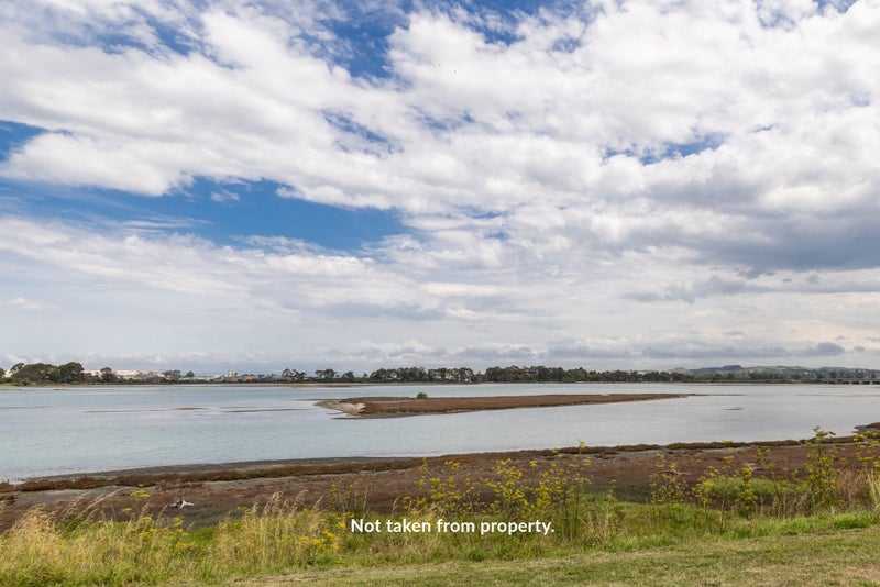 2/32 Meeanee Quay, Westshore, Napier - Carousel 19