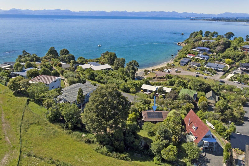 15 Cook Crescent, Kaiteriteri - Carousel 2