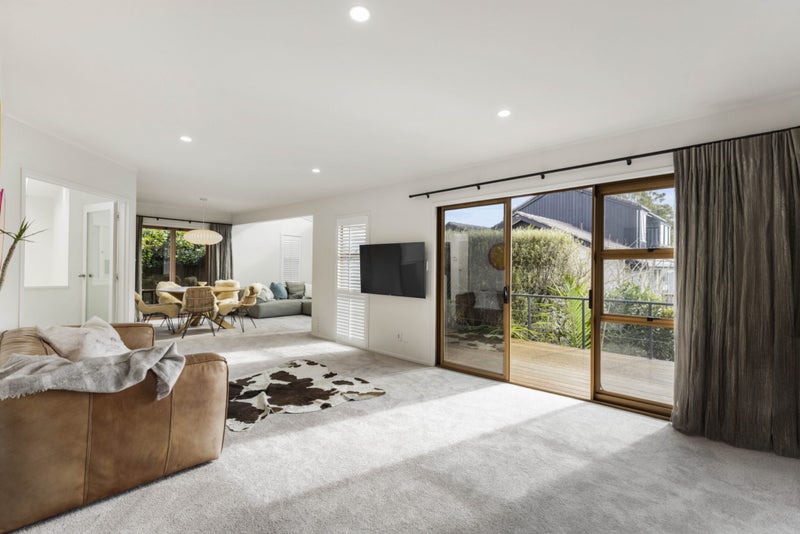 127 Mellons Bay Road, Mellons Bay, Auckland - Carousel 2