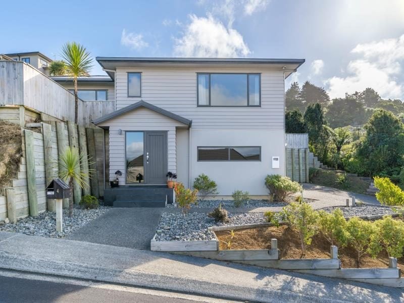 4 Winifred Way, Belmont, Lower Hutt - Carousel 2