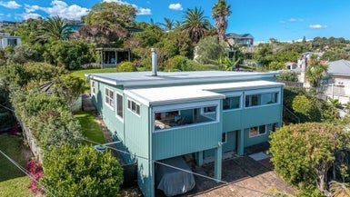 9 Hamilton Road, Surfdale, Waiheke Island - Carousel 1