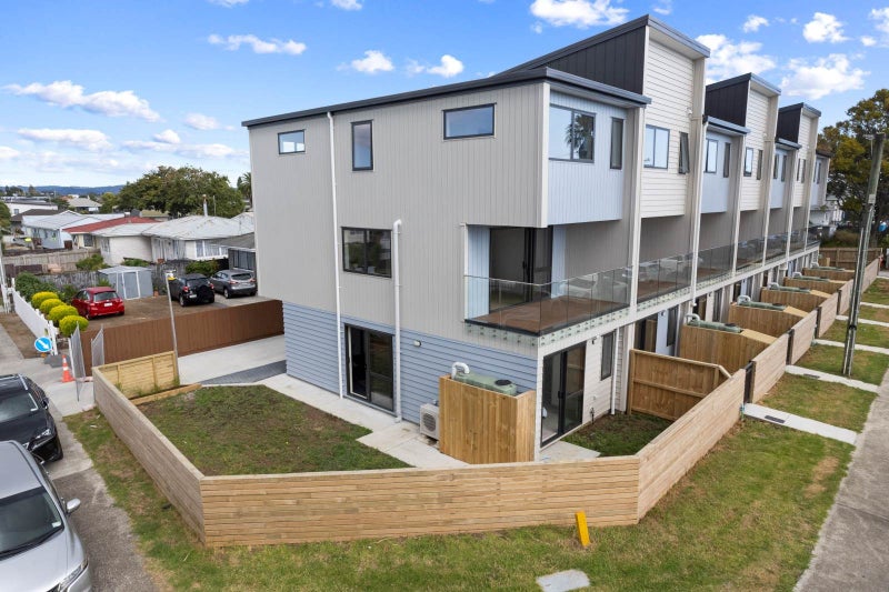 1/1 Balfour Road, Manurewa, Auckland - Carousel 1