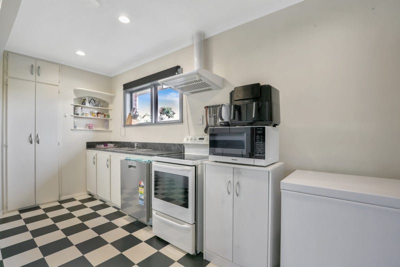 15 Galbraith Street, Allenton, Ashburton - Carousel 2