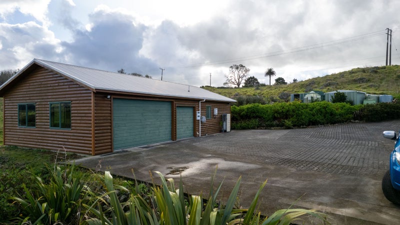 7221 State Highway 1, Pakaraka - Carousel 25