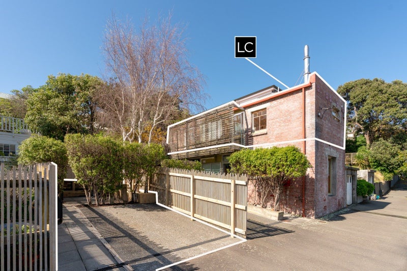 1B Manley Terrace, Newtown, Wellington - Carousel 1