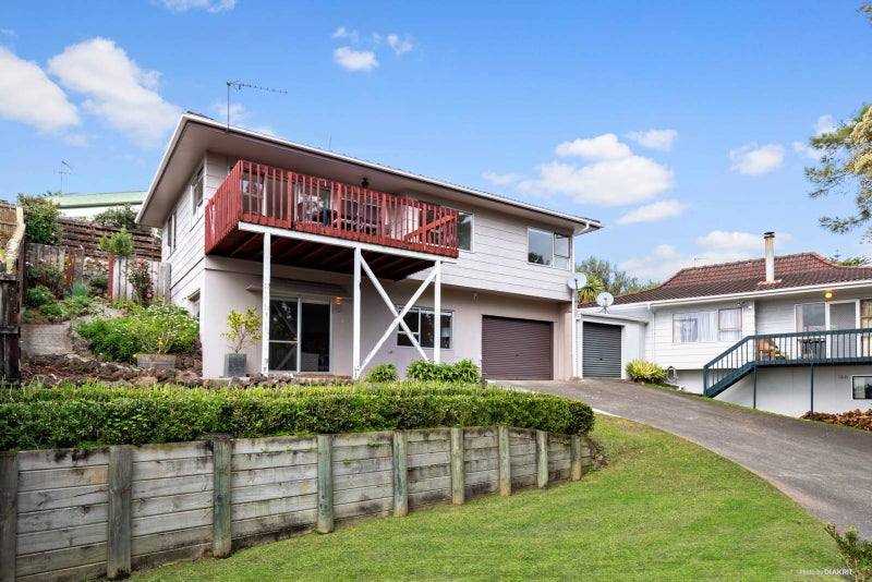 1/12 Dianthus Place, Browns Bay, Auckland - Carousel 1
