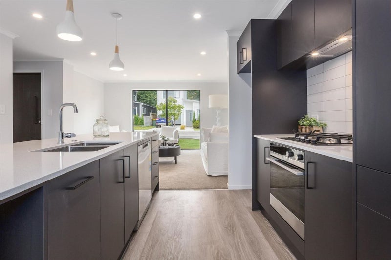 4 Breakwater Way, Whitby, Porirua - Carousel 2