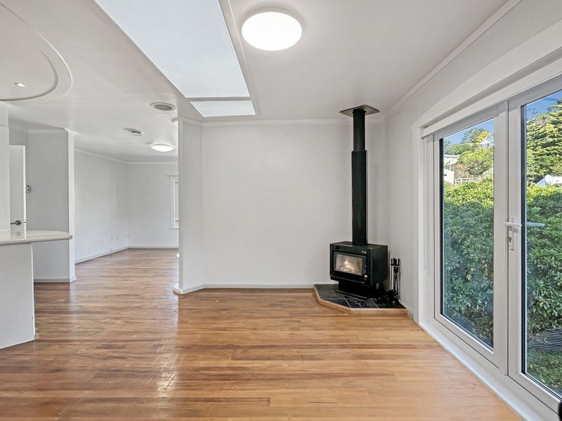 27 Hathaway Avenue, Karori, Wellington - Carousel 2