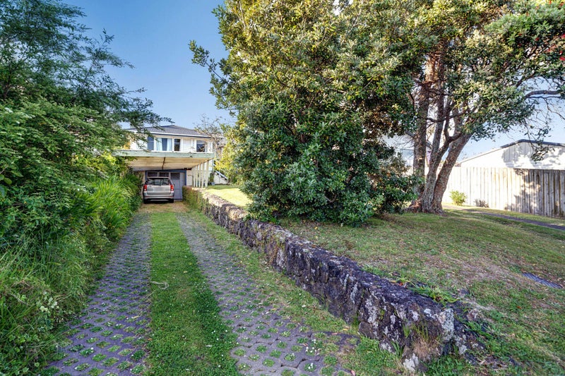 8 Coniston Avenue, Te Atatu South, Auckland - Carousel 28