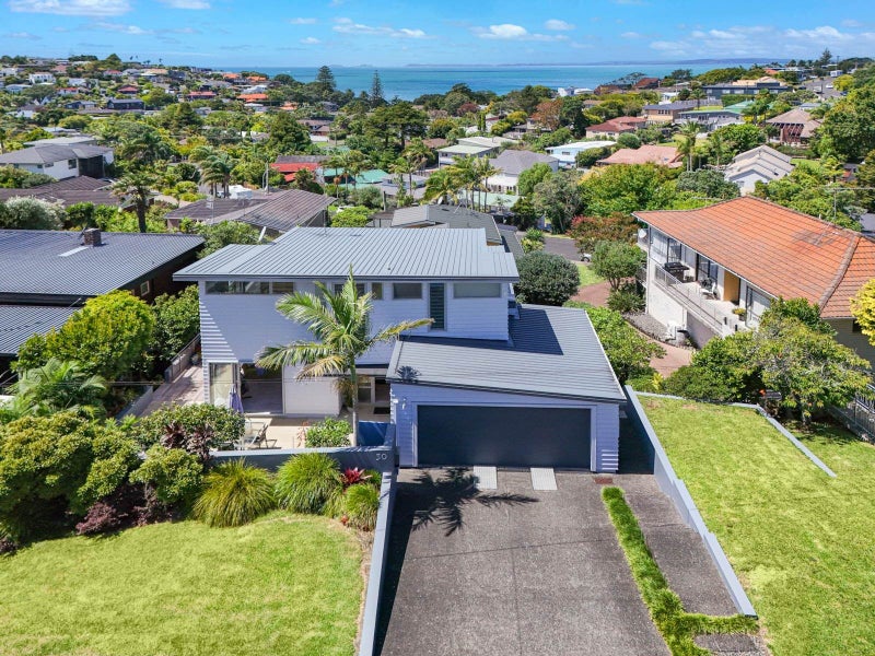 30 Aotearoa Terrace, Murrays Bay, Auckland - Carousel 1