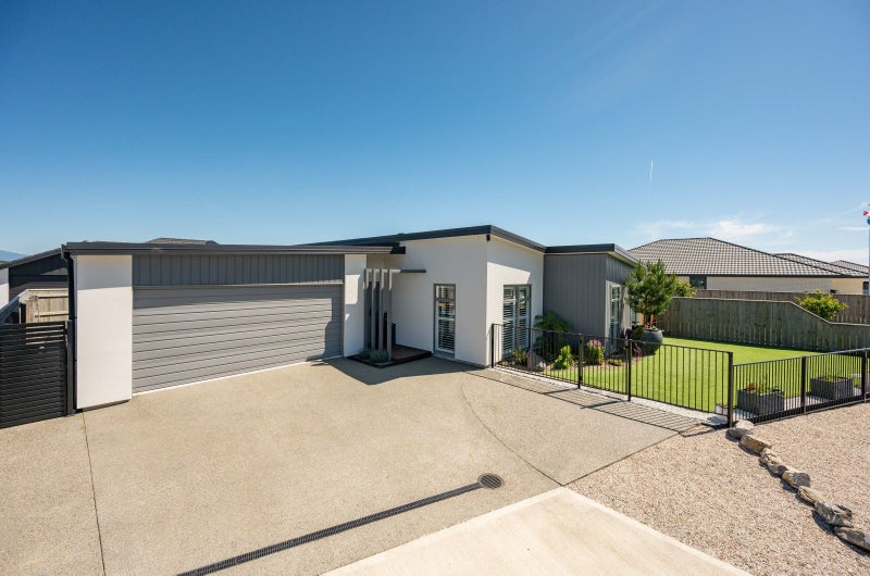 2 Cranford Road, Richmond - Carousel 1