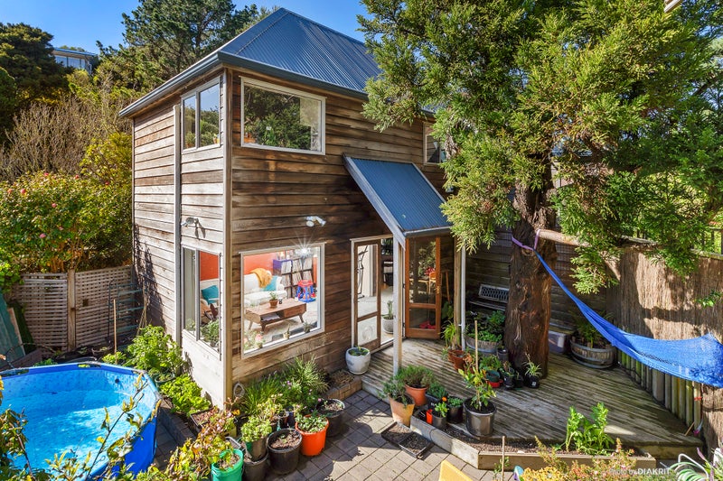 49 Waikowhai Street, Ngaio, Wellington - Carousel 1