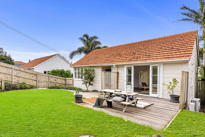 29 Ngatiawa Street, One Tree Hill, Auckland - Carousel 1