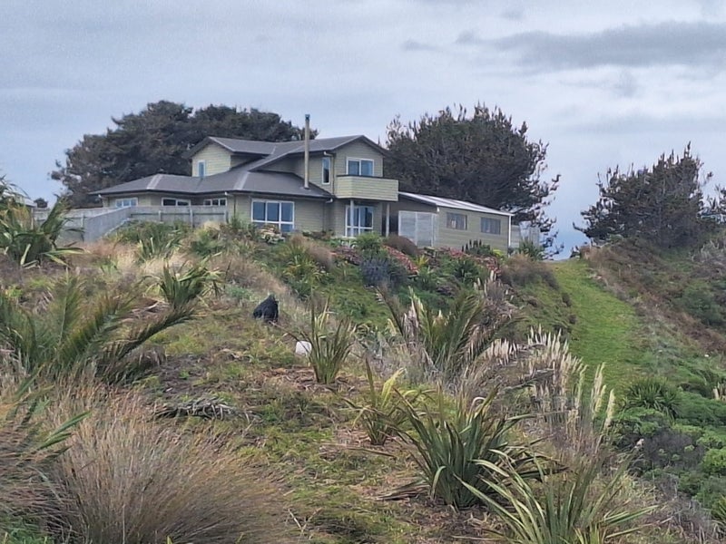 17 Uxbridge Terrace, Waikawa Beach, Manakau - Carousel 1