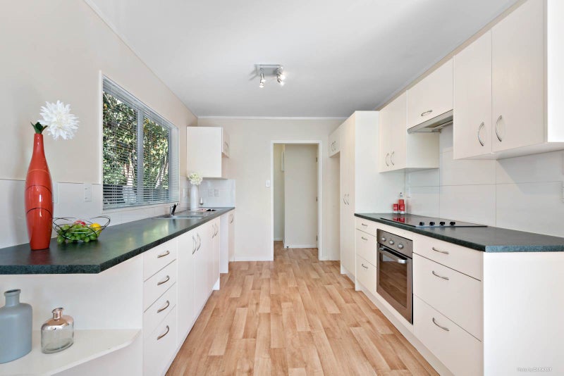 2/11 Rothery Road, Hillpark, Auckland - Carousel 1