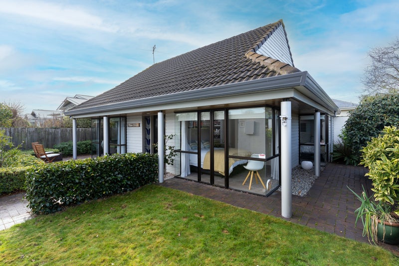 2/18 Windermere Road, Papanui, Christchurch - Carousel 1