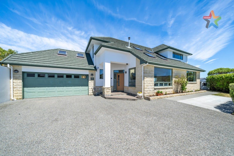 109 Cypress Drive, Maungaraki, Lower Hutt - Carousel 1