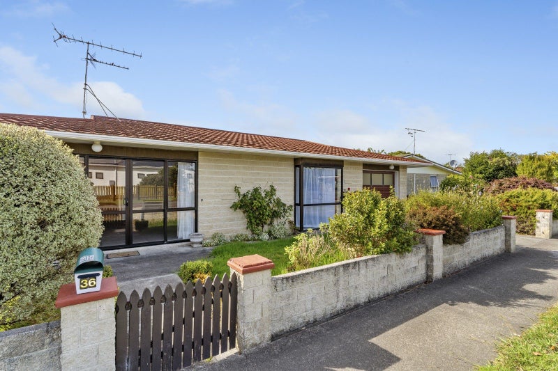 1/36 Te Rauparaha ST, Otaki, Otaki - Carousel 1
